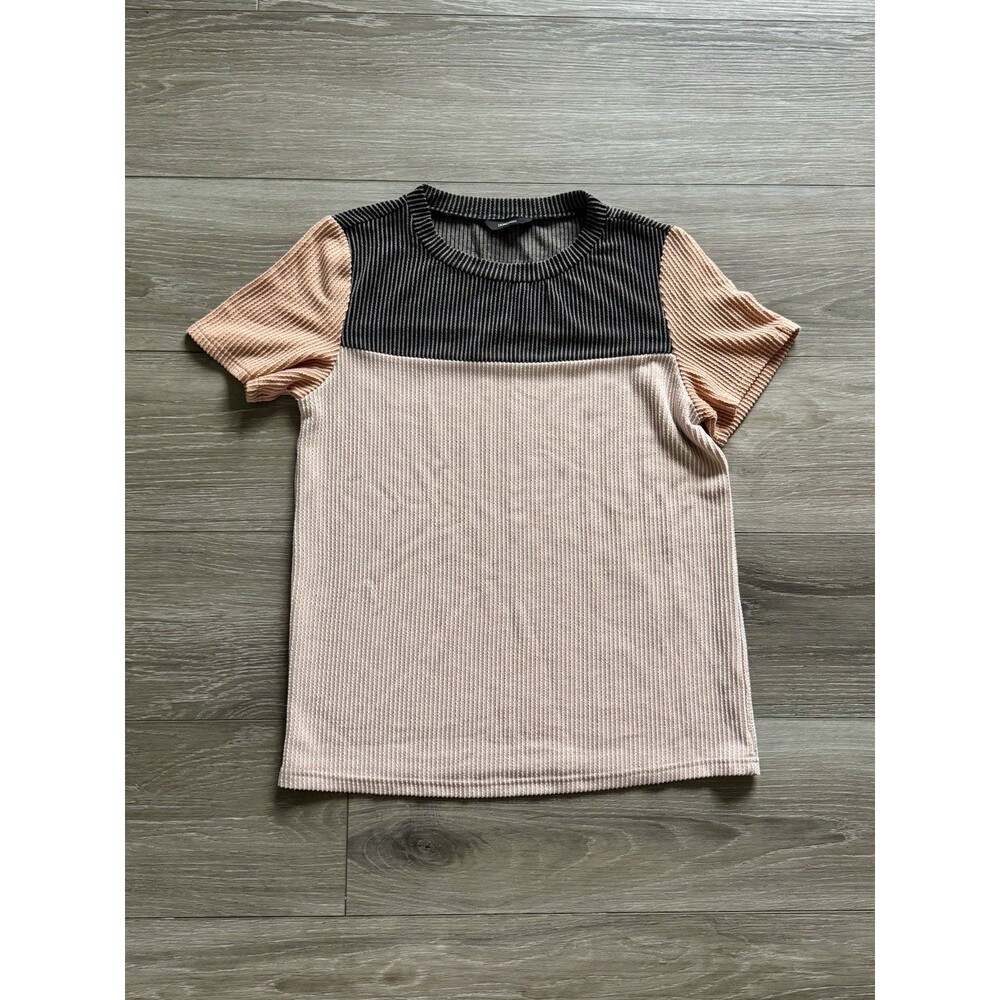 Woman’s Medium Colorblock Short Sleeve Top Blouse Pink Grey